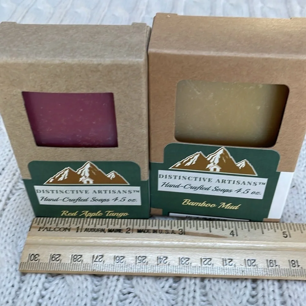 NWT Distinctive Artisans Hand-Crafted Soaps lot of 2. Red Apple Tango/Bamboo Mud